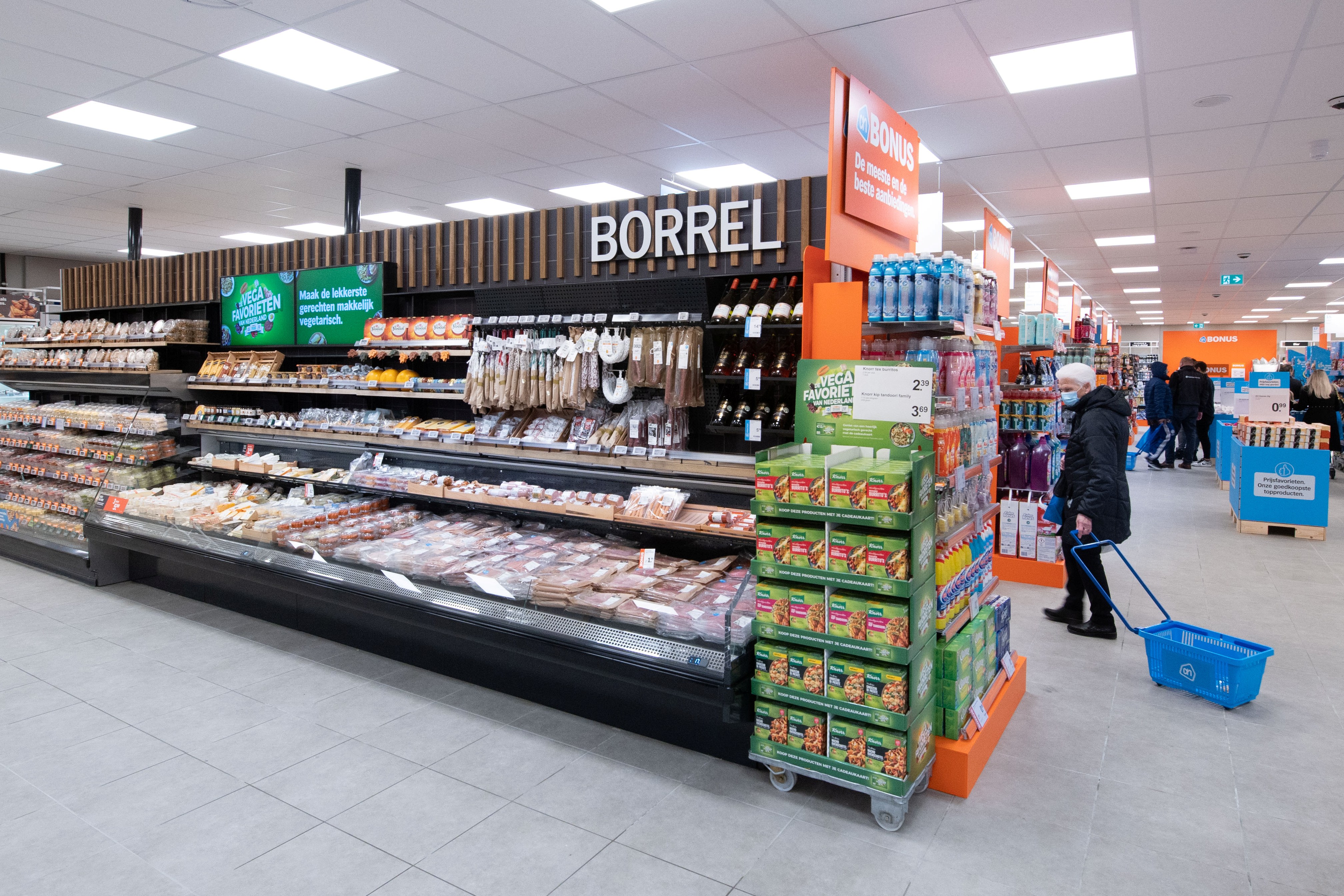 Van alles voor ontbijt, lunch en borrel bij Albert Heijn Vlaardingen Westwijk